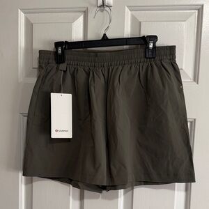 lululemon athletica lightweight HR Hiking Short 4” - Army Green